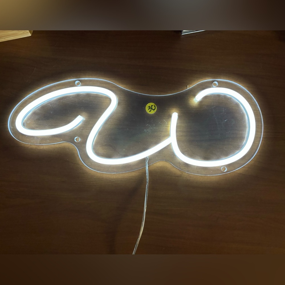 “W” neon sign